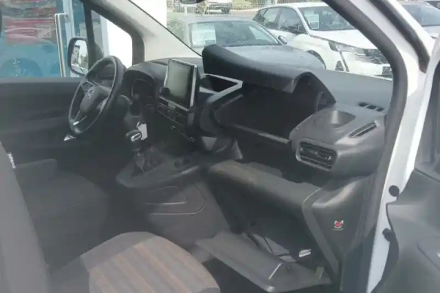 Opel Combo life l1h1 1.5 diesel 100 ch start/stop — photo 36