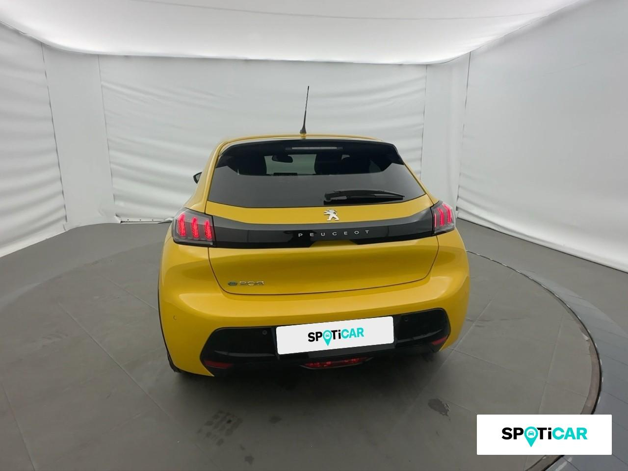 Peugeot 208 e-208 136ch 50 kwh allure — photo 5