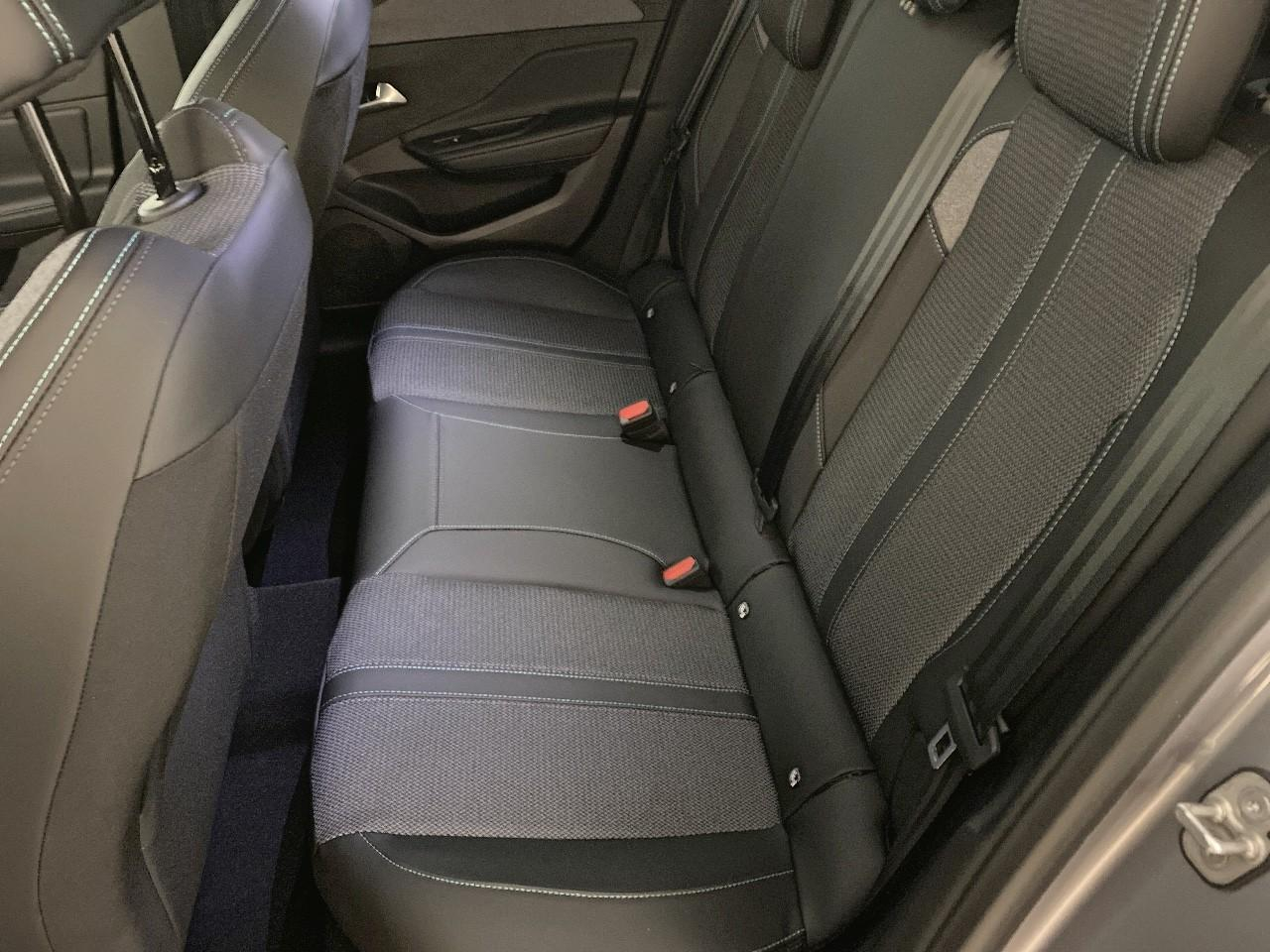 Peugeot 308 hybrid 145 e-dcs6 allure — photo 10
