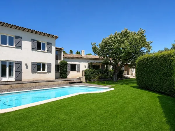 Maison 5 pièces 180 m²