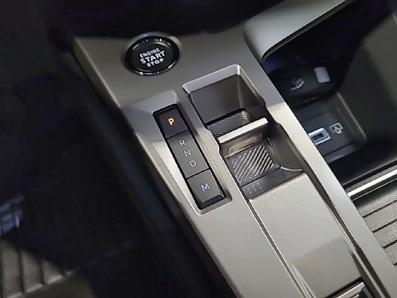 Peugeot 308 hybrid 145 e-dcs6 allure — photo 17