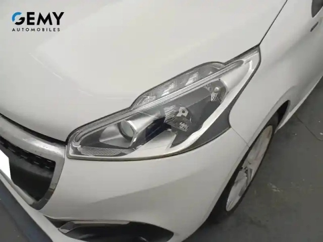 Peugeot 208 puretech 82ch s&amp;s bvm5 — photo 16