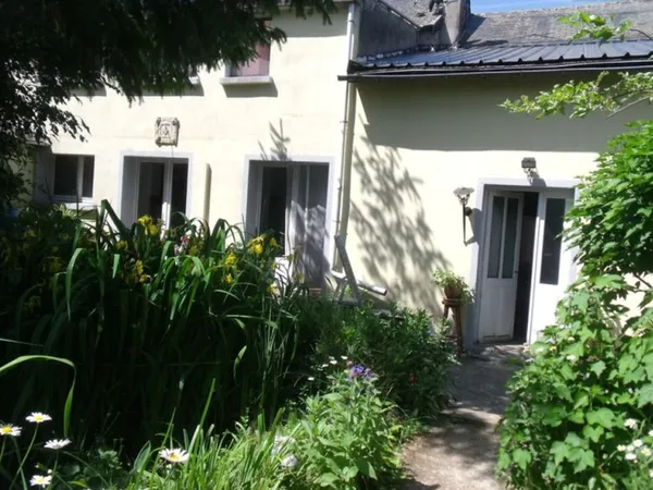 Maison avec jardin montfranc12 ( 1190 m2 superficie)
