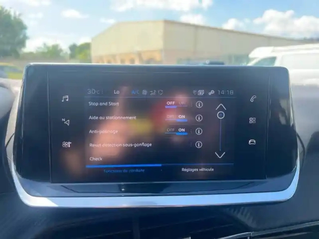 Peugeot 208 puretech 100 s&amp;s bvm6 — photo 17