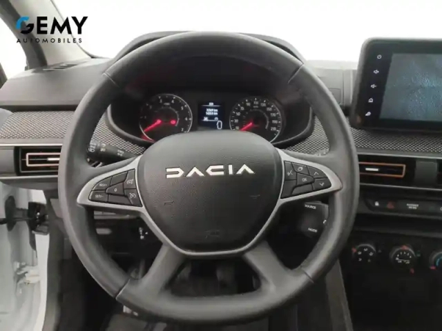 Dacia Sandero eco-g 100 — photo 28