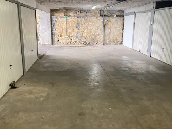 A Vendre secteur Nansouty BOX Garage fermé sécurisé en sous