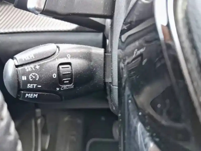 Peugeot 208 puretech 100 s&amp;s eat8 — photo 21