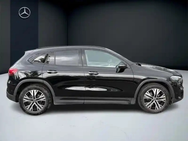 Mercedes Gla 200 d progressive line — photo 6