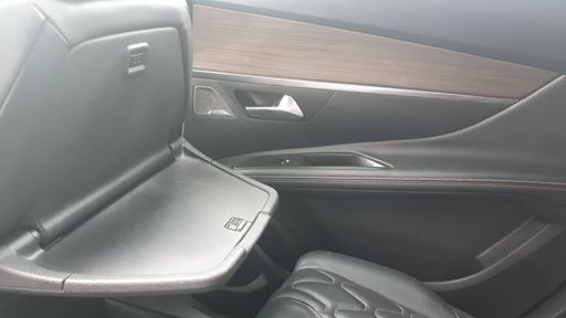 Peugeot 5008 2.0 BlueHdi 180 EAT8 - Gt Pack – 2022 – 126077 km – Diesel – Boîte Automatique — photo 8