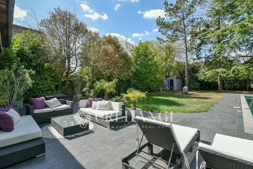 Maison 7 pièces 212 m²