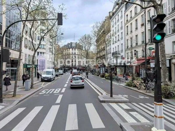 Local commercial 162 m²
