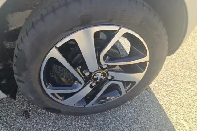 Peugeot 108 vti 72ch s&amp;s bvm5 — photo 13