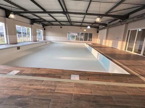 Bâtiment atypique 566 m² sur parcelle de 1 510 m² - Fort potentiel