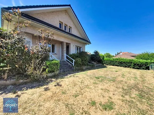 Maison 8 pièces 240 m²