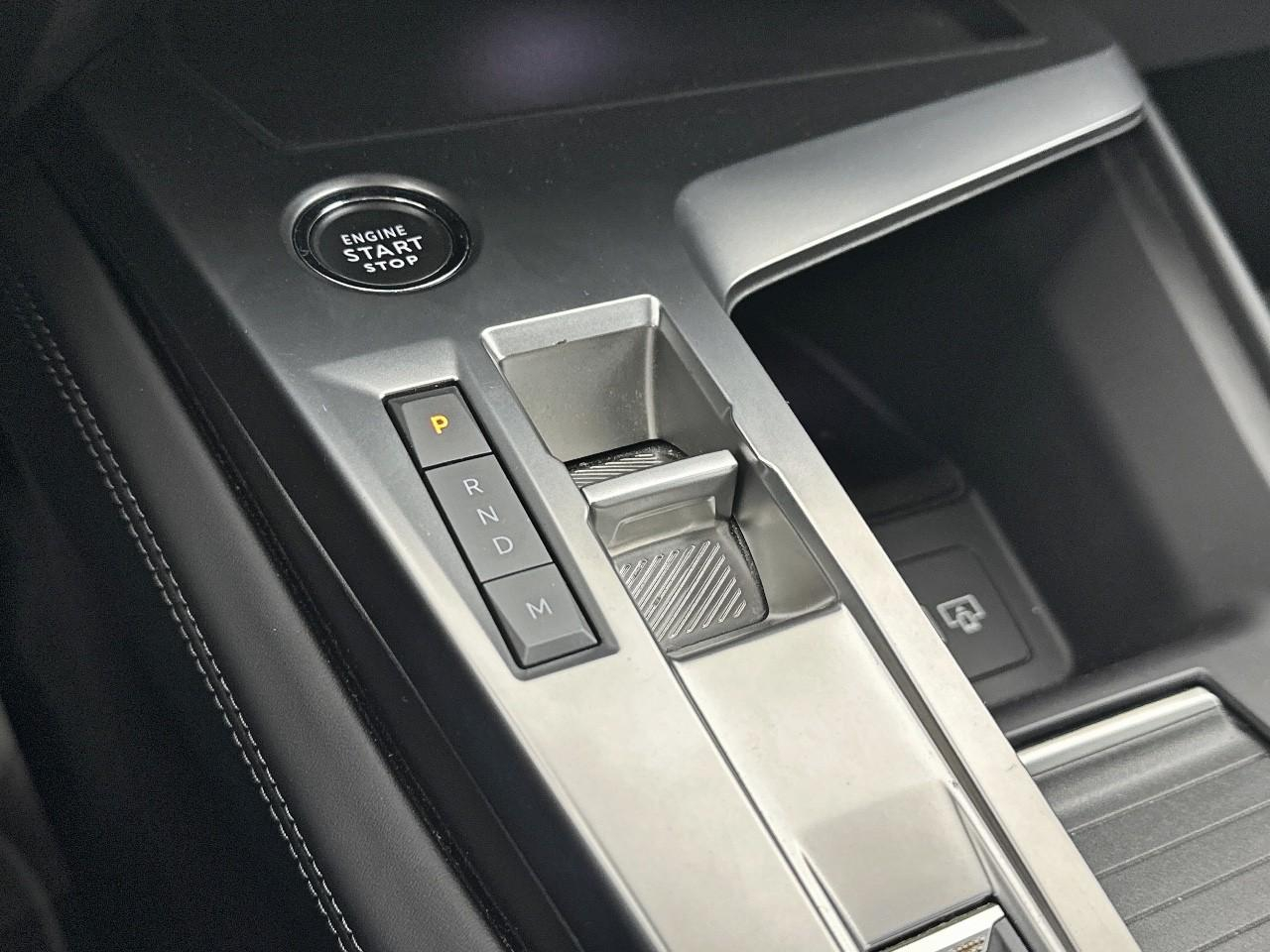 Peugeot 308 puretech 130ch s&s eat8 active pack — photo 27