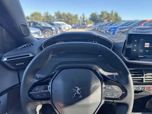 Peugeot 2008 1.2 puretech 100ch s&amp;s style — photo 9