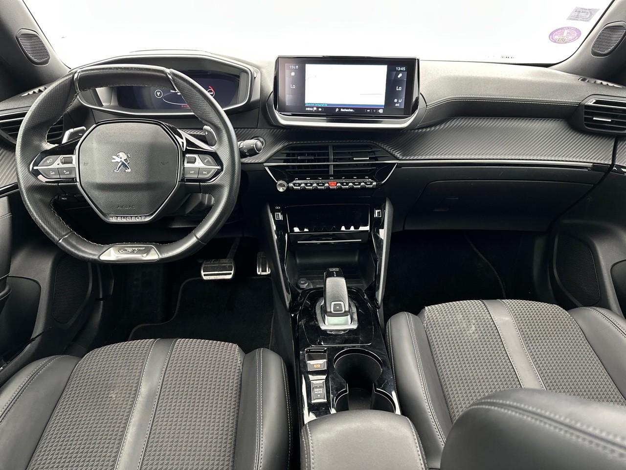 Peugeot 2008 puretech 130 s&s eat8 gt — photo 11
