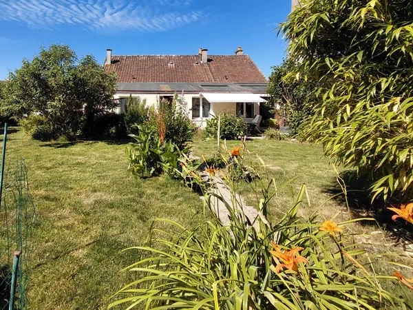 Maison 4/5 chambres, jardin, dépendance