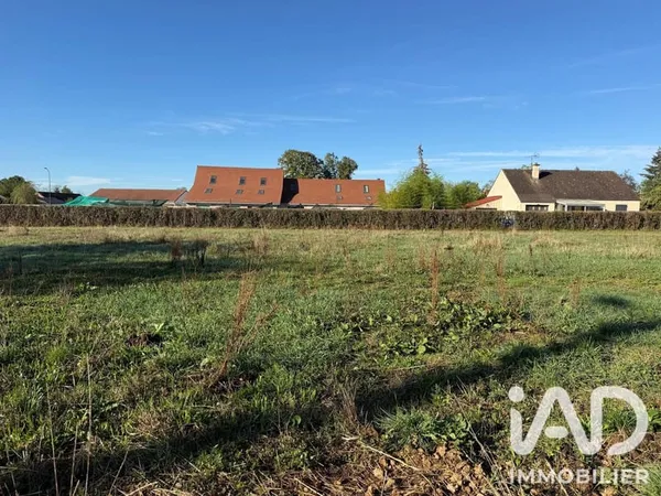 Terrain 704 m²