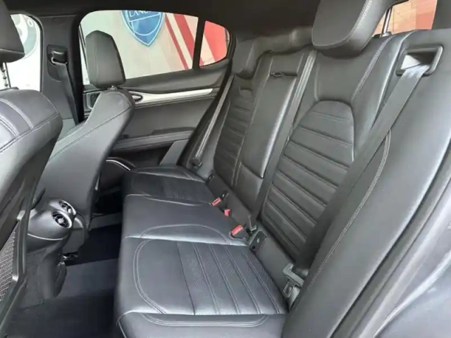 Alfa Romeo Stelvio 2.2 diesel 210ch veloce q4 at8 my22 — photo 12