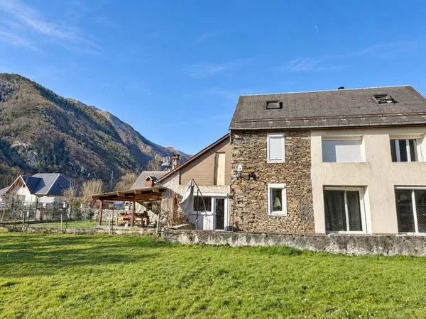 Maison familiale T8 175m2 avec jardin - Salles et Pratviel