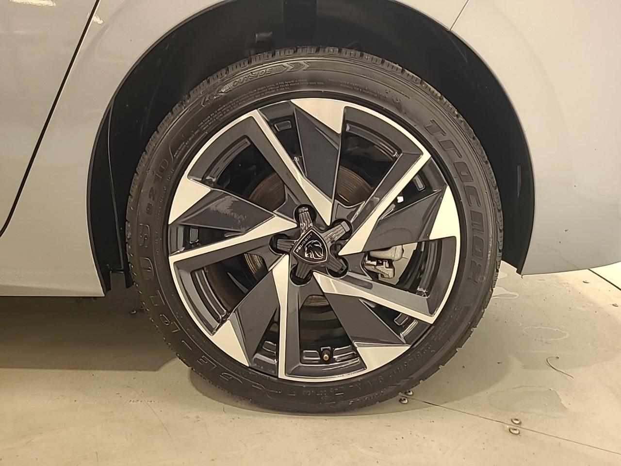 Peugeot 308 bluehdi 130ch s&s eat8 allure — photo 16