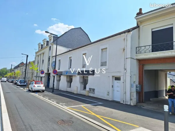 Local 237 m² Angers