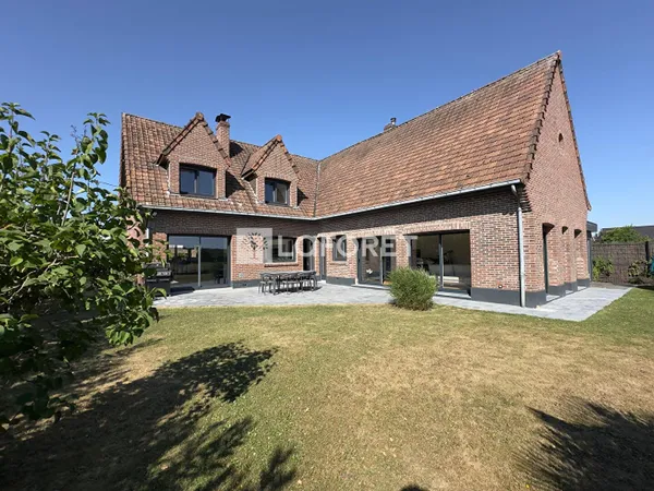 Maison 8 pièces 220 m²