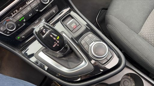 BMW Serie 2 Active Tourer 218I 140 Steptronic - Business Design – 2018 – 108249 km – Essence – Boîte Automatique — photo 14