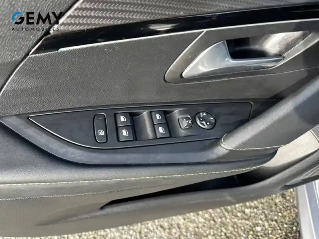 Peugeot 208 electrique 50 kwh 136ch — photo 12