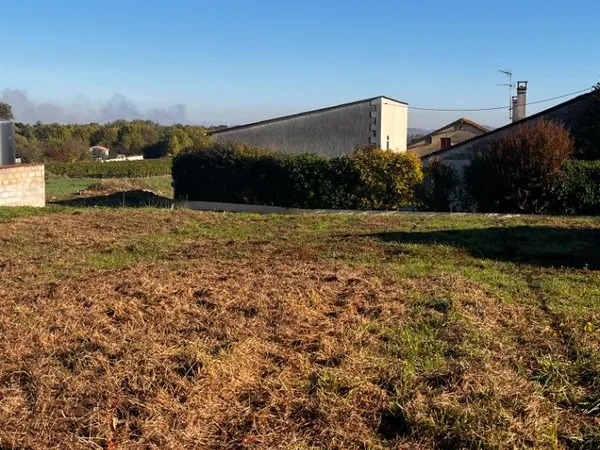 Terrain 900 m²