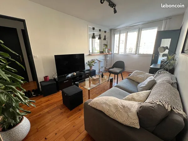 Location F2 meublé de 38 m² - 3e étage sur 5- Boulogne-Billancourt