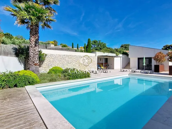 Maison 12 pièces 250 m²