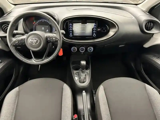Toyota Aygo 1.0 s-cvt 72 dynamic — photo 11