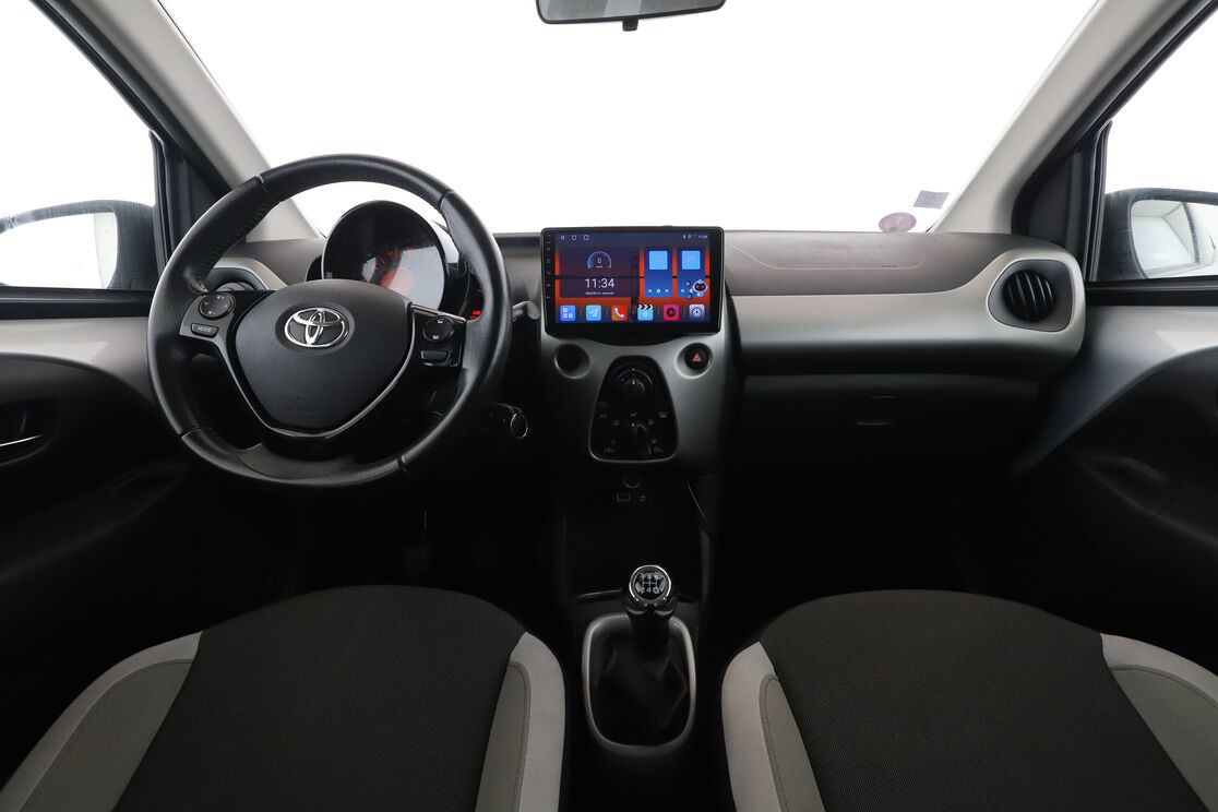 Toyota Aygo 1.0 VVT-i X-Play — photo 11