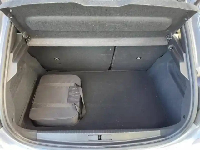 Peugeot 208 e- 136ch allure pack — photo 9