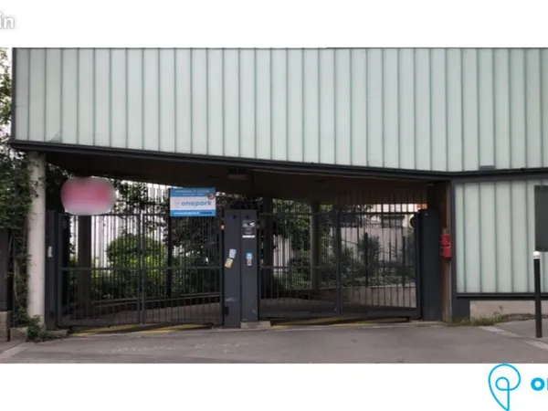 Parking/box 12 m² PARIS 13