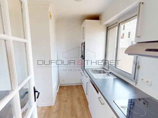 Appartement F2 + parking
