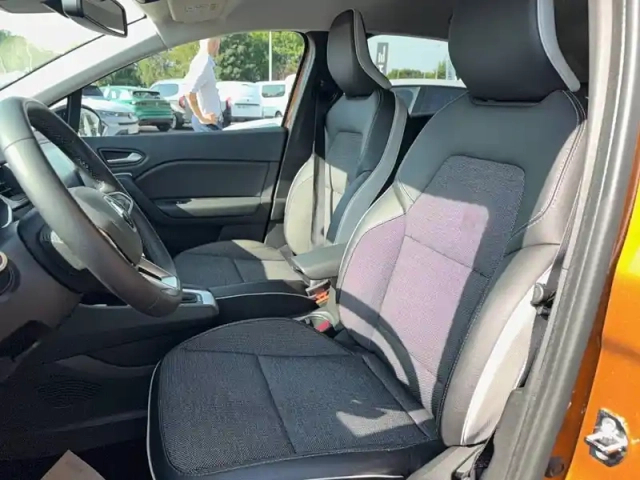 Renault Captur e-tech 145 - 21 — photo 9