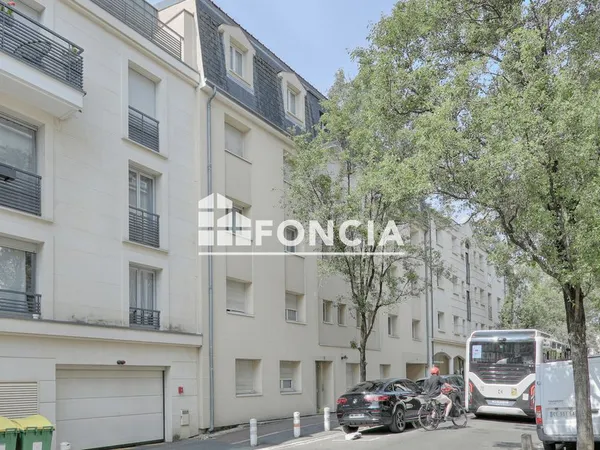 Studio récent de 30 m2 en rez-de-chaussé situé Avenue de la PROVIDENCE
