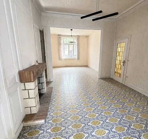 MAISON 4 CHAMBRES, BUREAU, COUR QUARTIER SAINTE ANNE