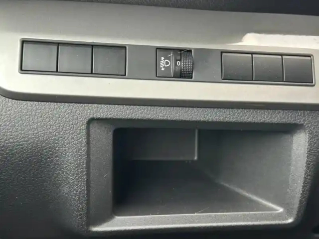 Opel Vivaro fg m 2.0 bluehdi 145ch pack premium connect 3 places + plancher — photo 15
