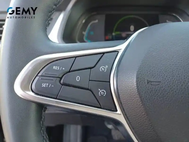 Renault Captur e-tech 145 - 21 — photo 35