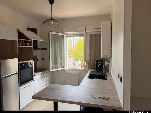 T2 meublé rénové 32 m² - Dijon - 700 CC