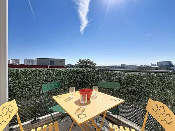 ALLEES VENISSIANES - T3 meublé de 57.98m² avec stationnement en sous-sol et terrasse - VENISSIEUX