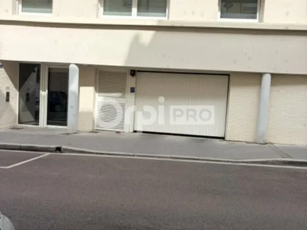 Parking 12 m² Reims