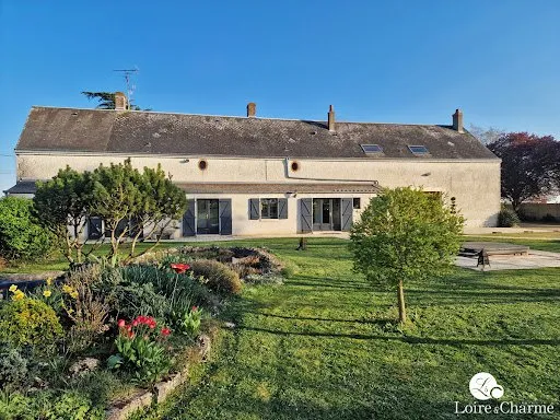 Maison 8 pièces 374 m²
