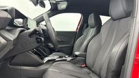 Peugeot 2008 1.2 PureTech 130ch S&S GT EAT8 — photo 9