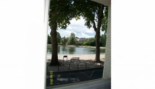 Loue T3 67m² Orléans (45) centre ville bord de Loire 2 chambres, garage et terrasse
