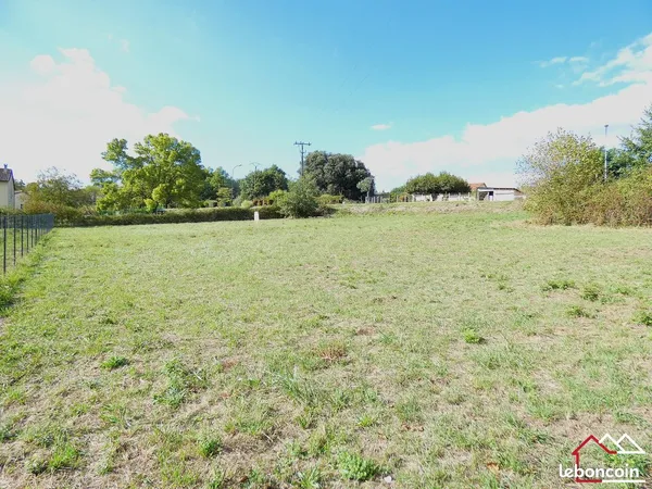 Terrain 1874 m² Douzillac